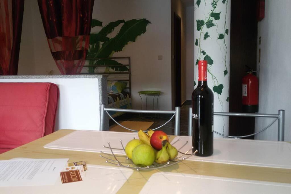 Studio Mira Abragao Luaran gambar