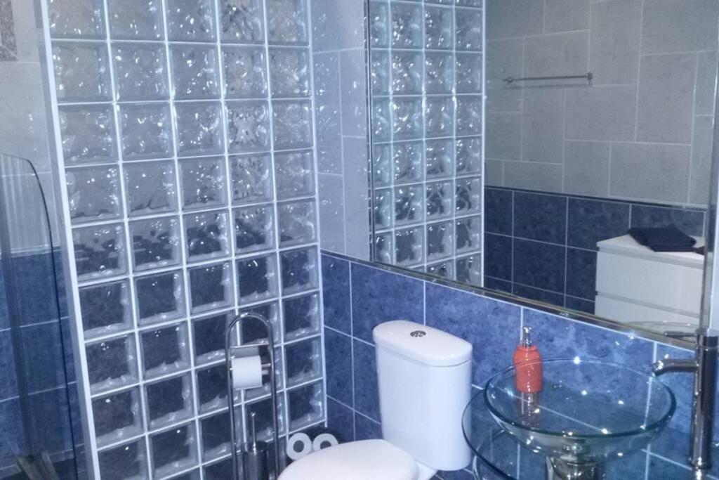 Studio Mira Abragao Luaran gambar